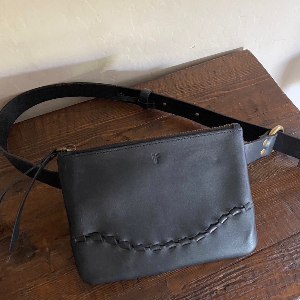 Frye leather belt purse NWT dx